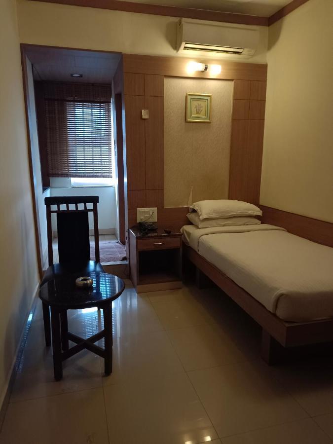 Hotel A P Коимбатур Экстерьер фото